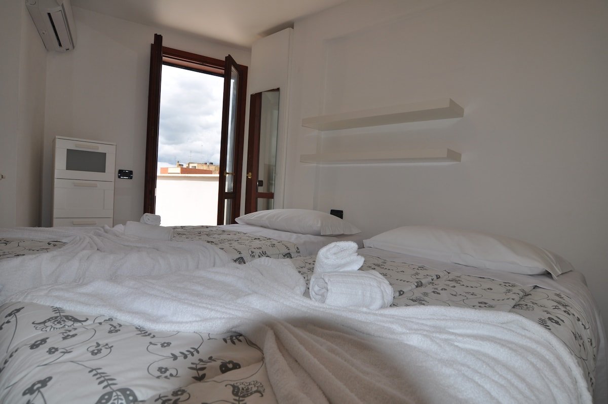 Flatinrome Fiera – 4 apts – Parking and Free Wifi gallery image 5