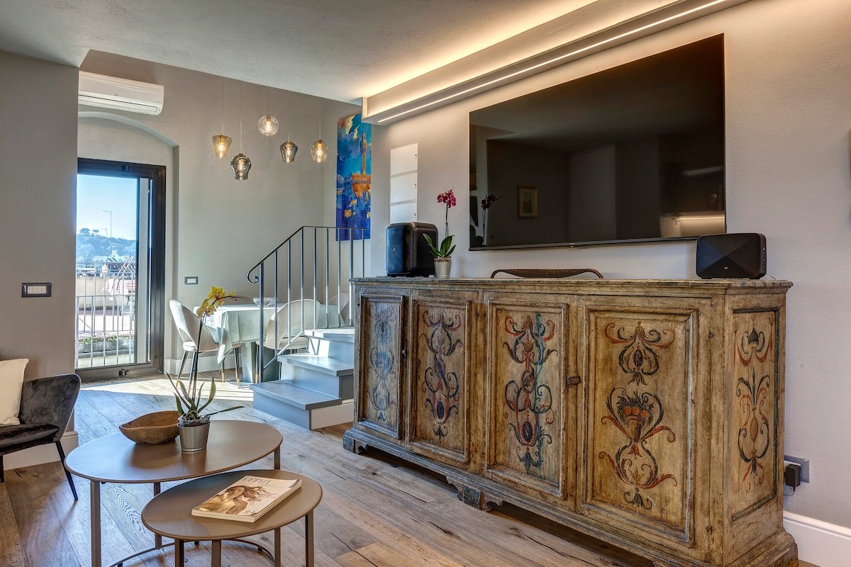 Penthouse in Great Location with View gallery image 2