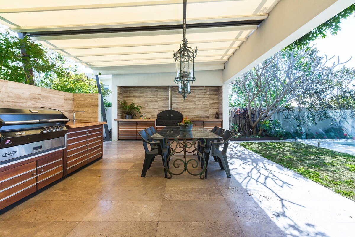 The Roy – Tranquil Summer Holiday Retreat gallery image 4