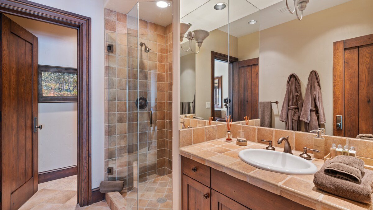 Luxury Ski-in/out Estate + Game Room | Paragon gallery image 4