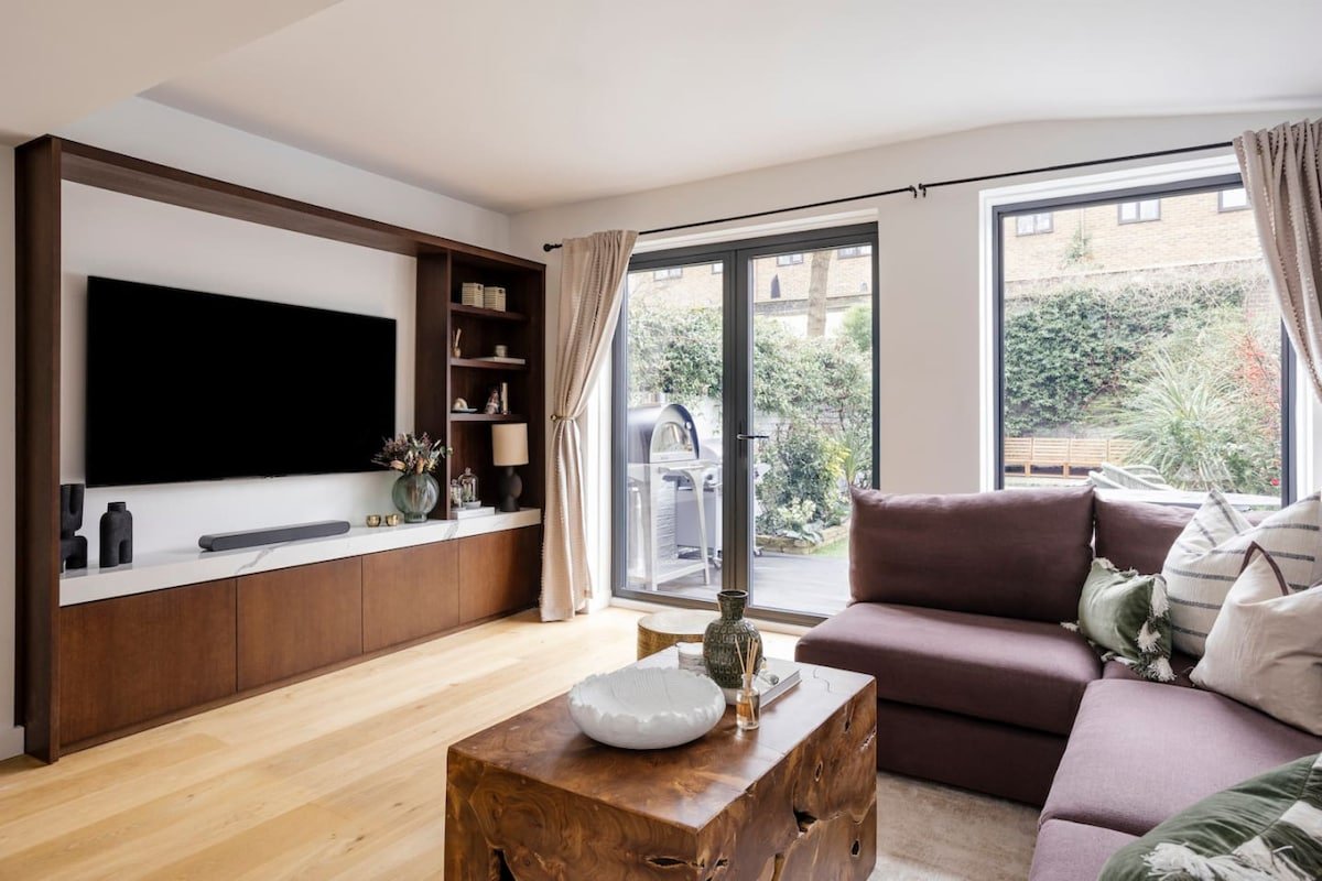 The Elegant Fulham Maisonette gallery image 2