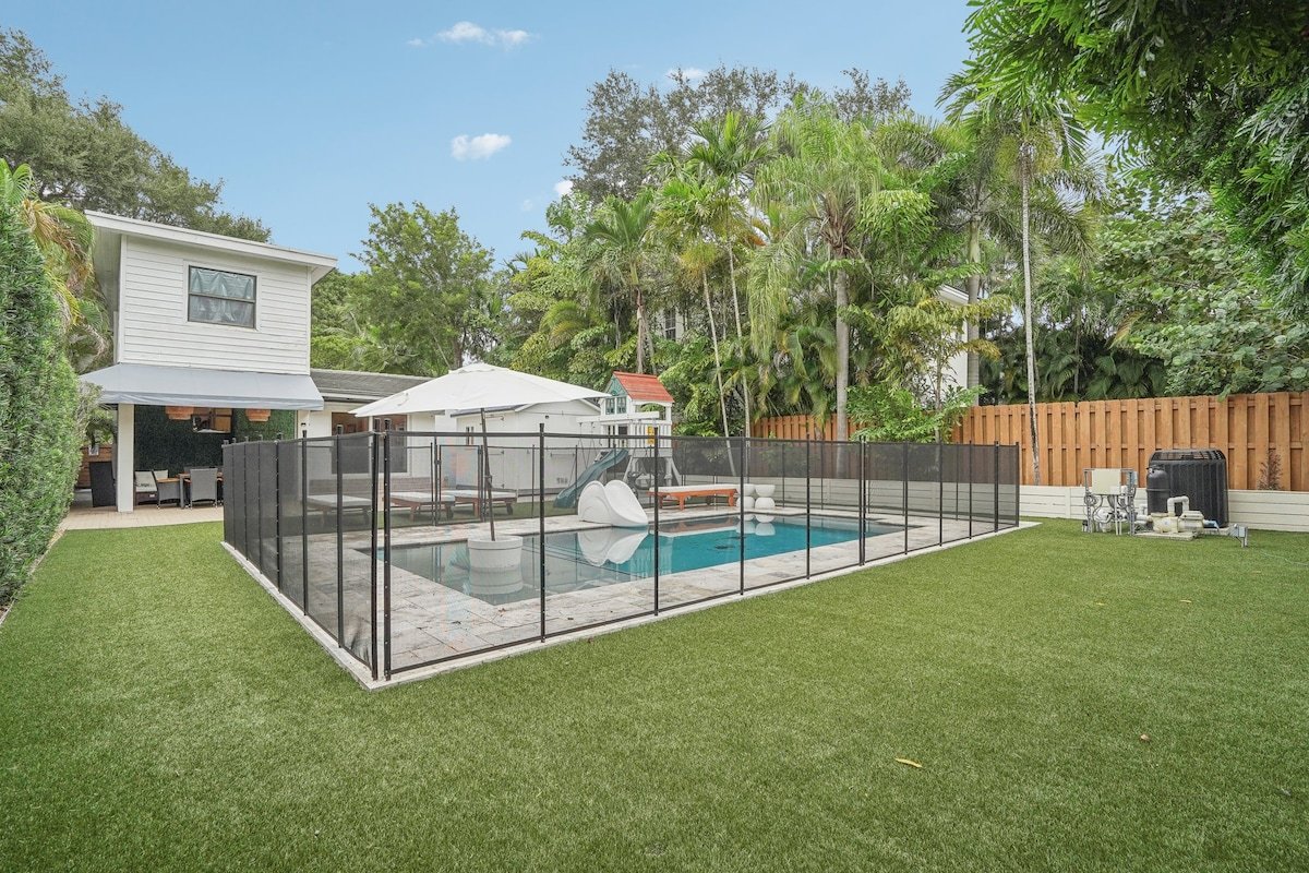 Family-Friendly Lux Las Olas Oasis gallery image 3