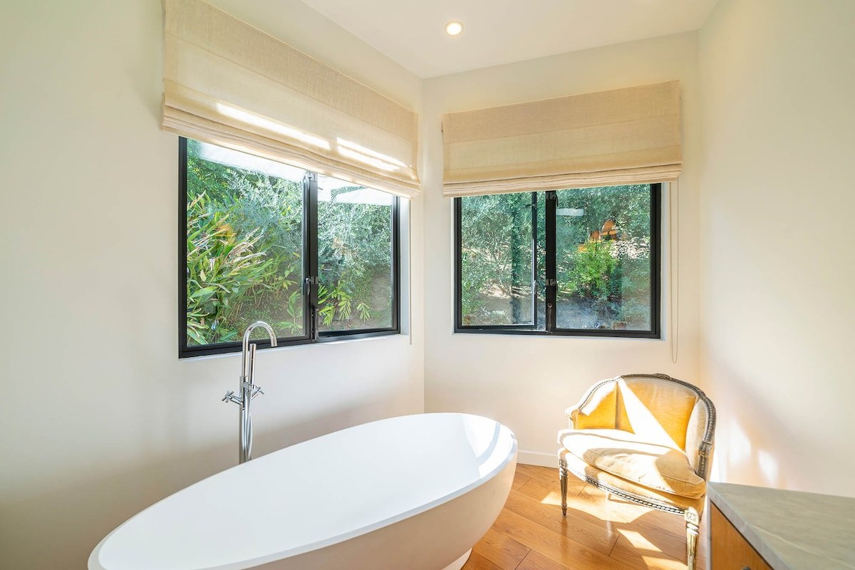 Top 5% Home. Luxe Oasis in Hollywood Hills w/Pool gallery image 5