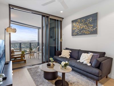 Iconic Views Queen’s Wharf by Casino | Sleeps 5