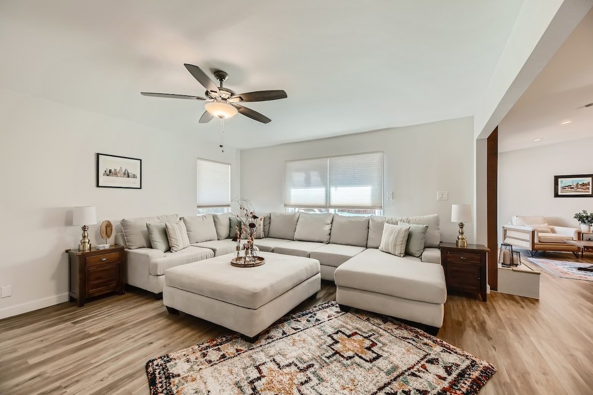 Stunning 4 bedroom private house with POOL! gallery image 4