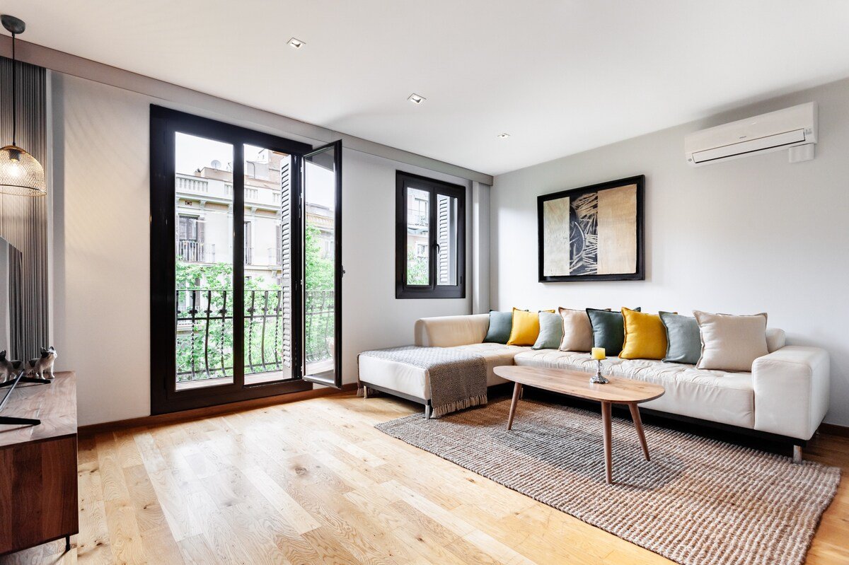 Art House Toni ‘Consell de Cent & Rocafort’ gallery image 5