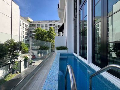 Luxury Pool Villa 4+2BR 12PAX with Lift in Ekkamai