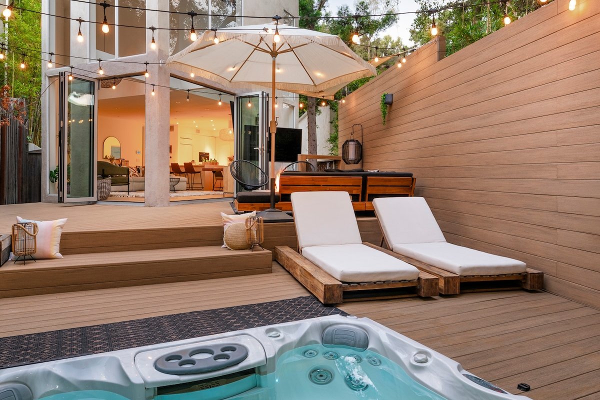 Celebrity Hideout Hollywood Hills Home HotTub+Gym gallery image 2