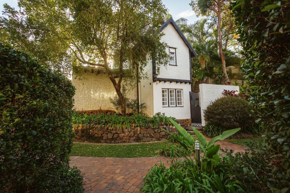 Heart of Little Cove gallery image 2