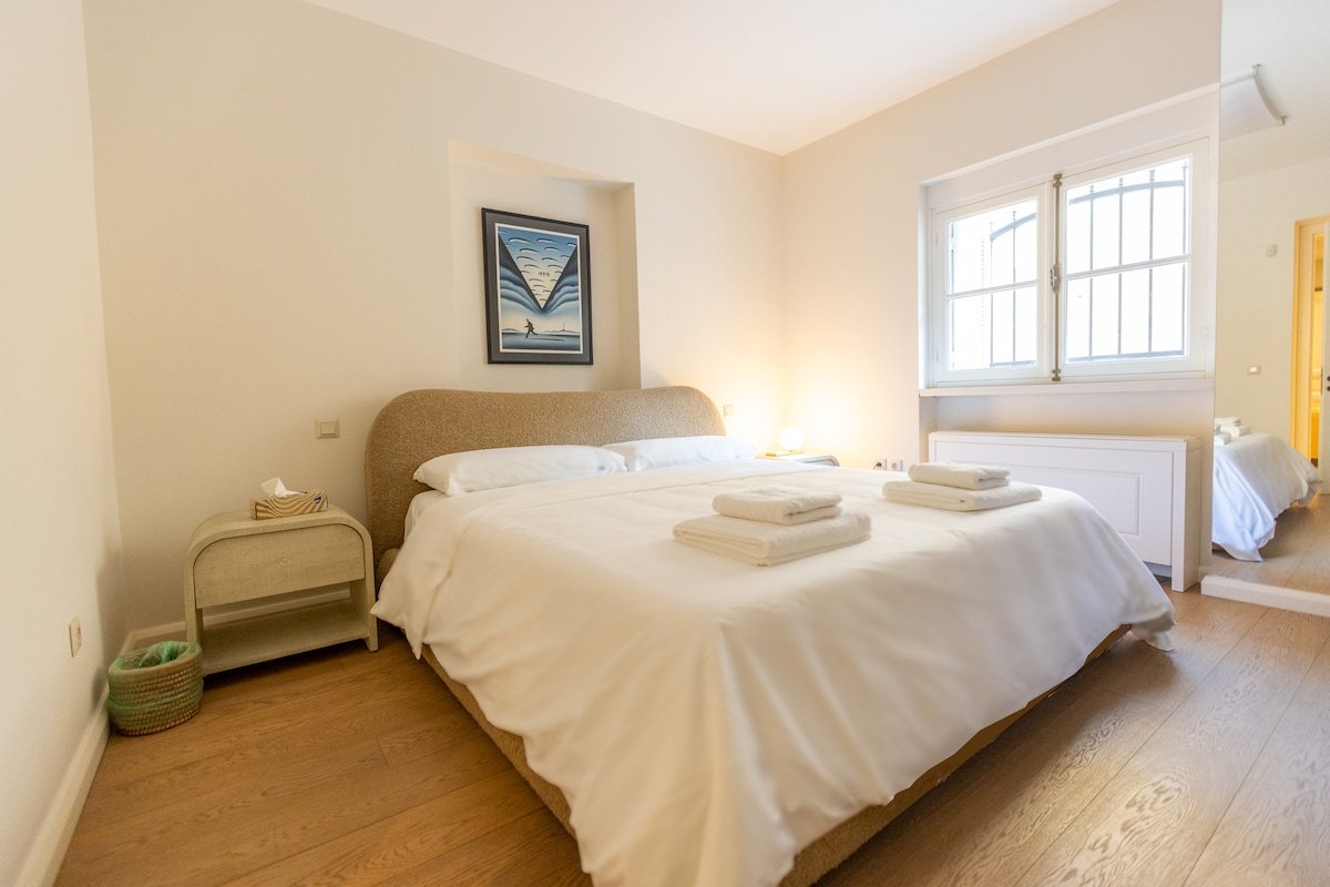 Refined Stay in Athenian Artistic Jewel by etouri gallery image 5