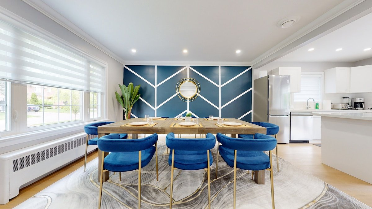 Stylish 4 Bedroom Home in AAA Location gallery image 2