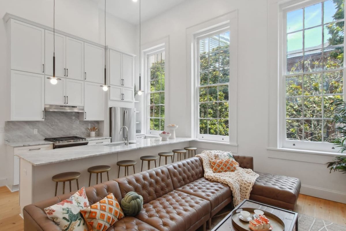 Two Luxe CBD Hotel Suites | Near French Quarter gallery image 2