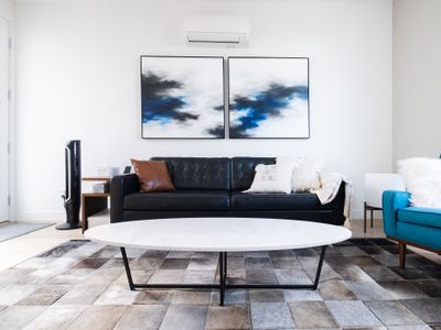 Spacious Seattle 3BR Loft w/ Space Needle Views