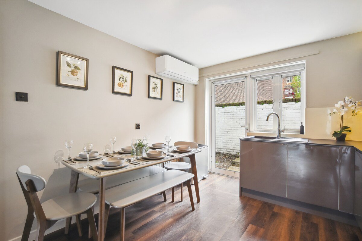 Central London Family Home gallery image 5