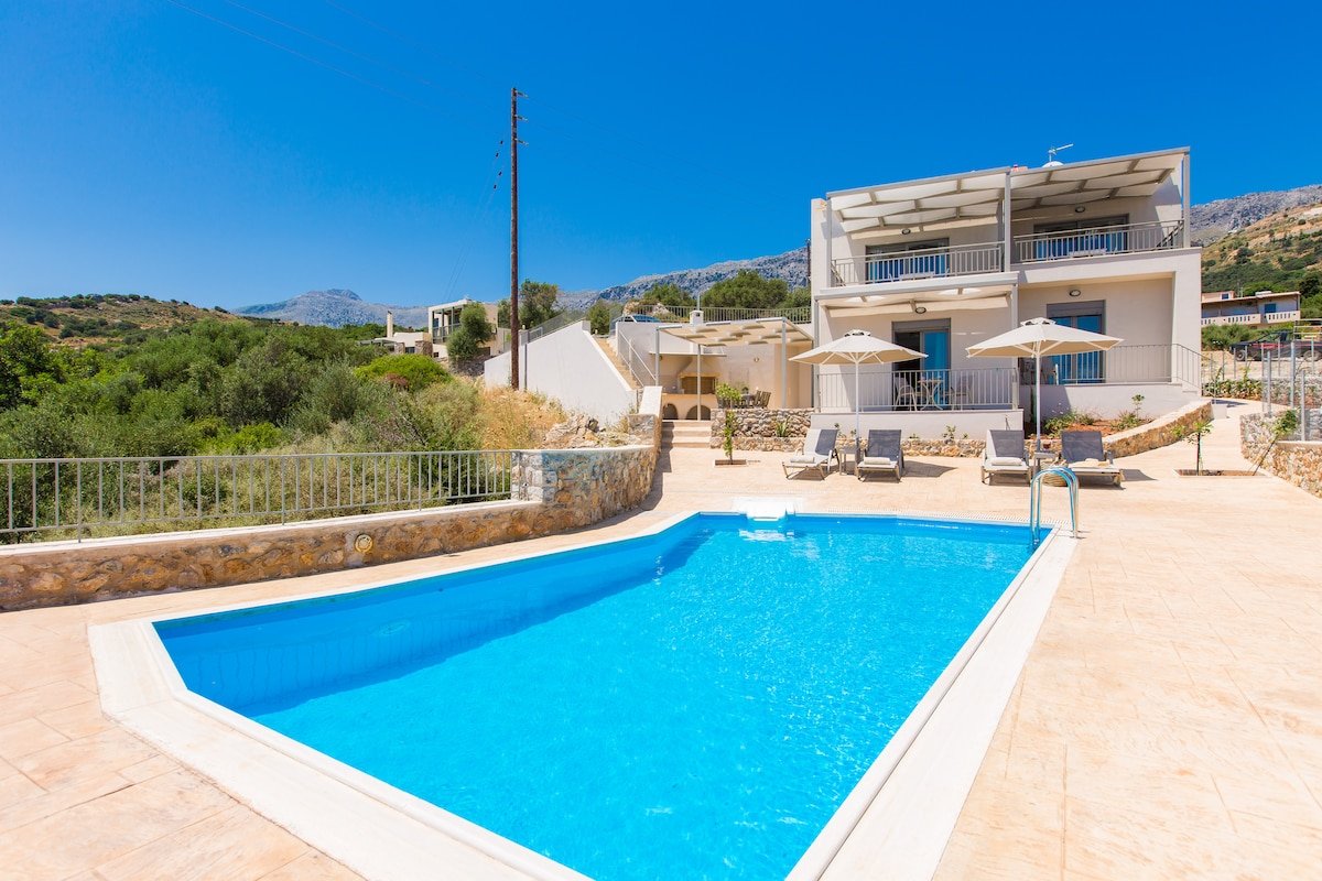 Villa Thromila – Panoramic Sea view in South Crete gallery image 4