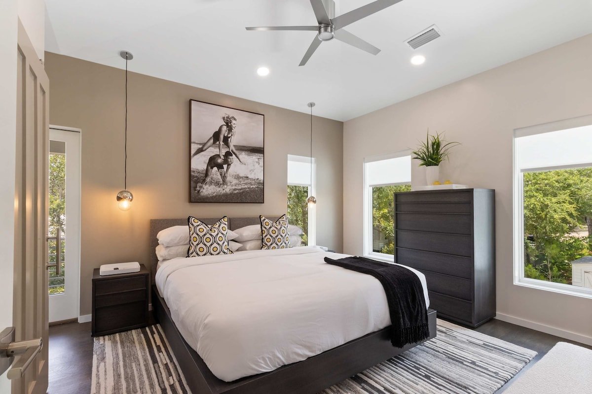 New 30A Retreat Beach Access Hot Tub & Guest Suite gallery image 3