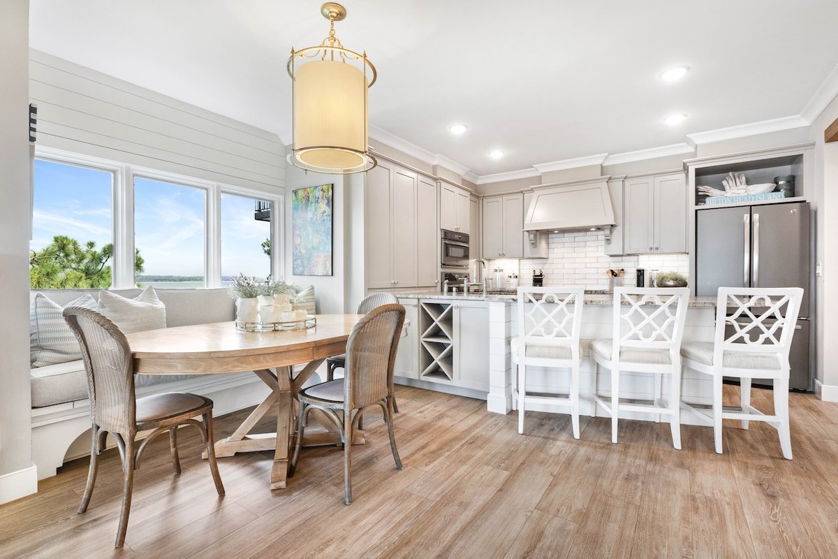 1880 Beachside Tennis Villas