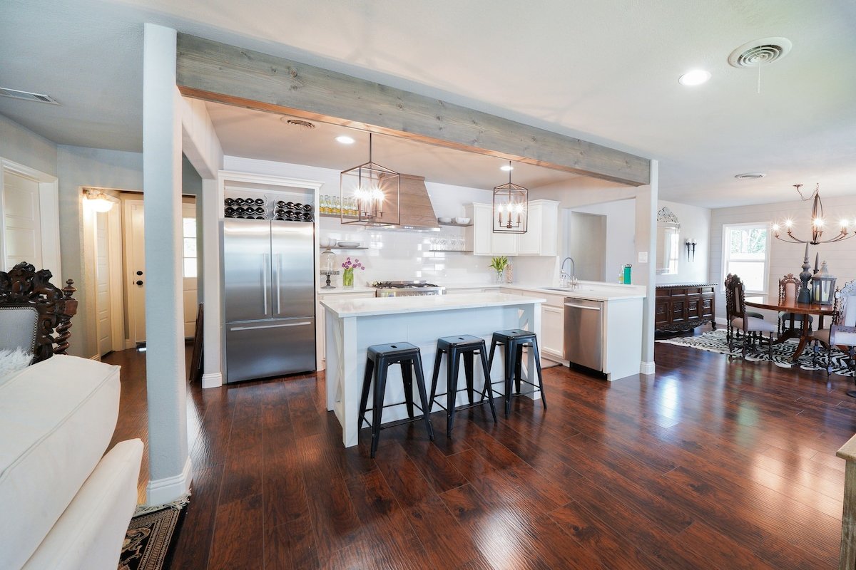 New home close to TCU, Dickies Arena & Stockyards! gallery image 4