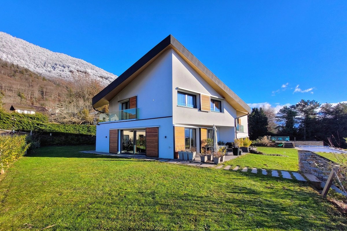 Montreux Holiday Home, lakeview family villa gallery image 3