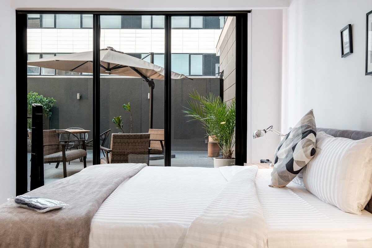 Deluxe 2-Bedroom with Private Terrace gallery image 2