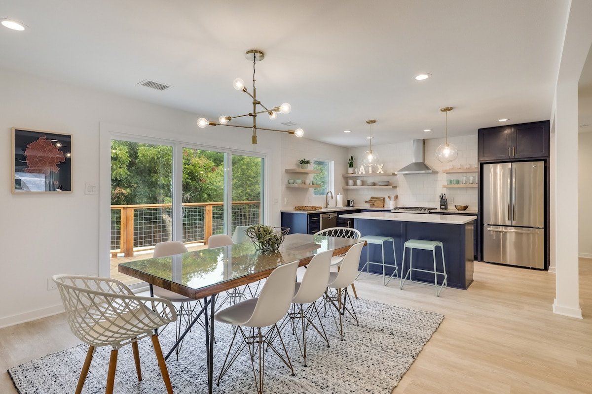 Bachelorette Fave w Pool – 2 Miles to Downtown ATX gallery image 4