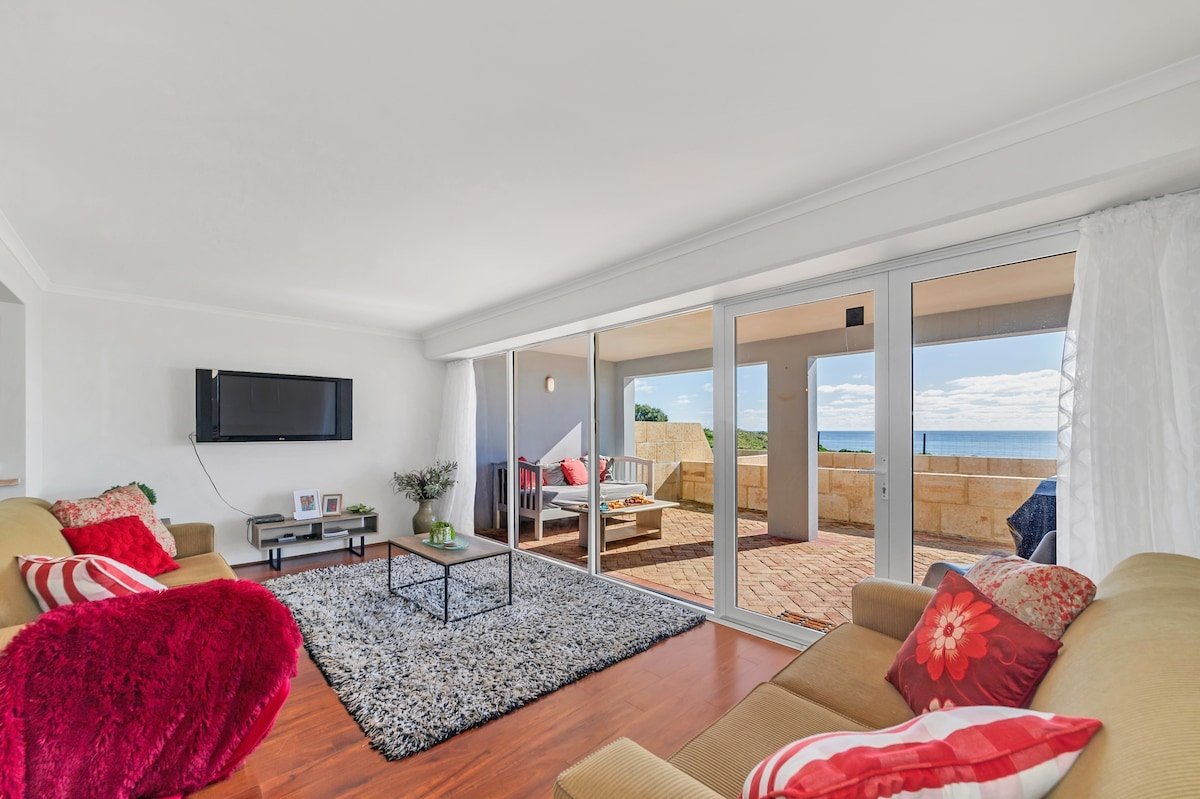 Mandurah cosy winter break, beachfront! gallery image 4