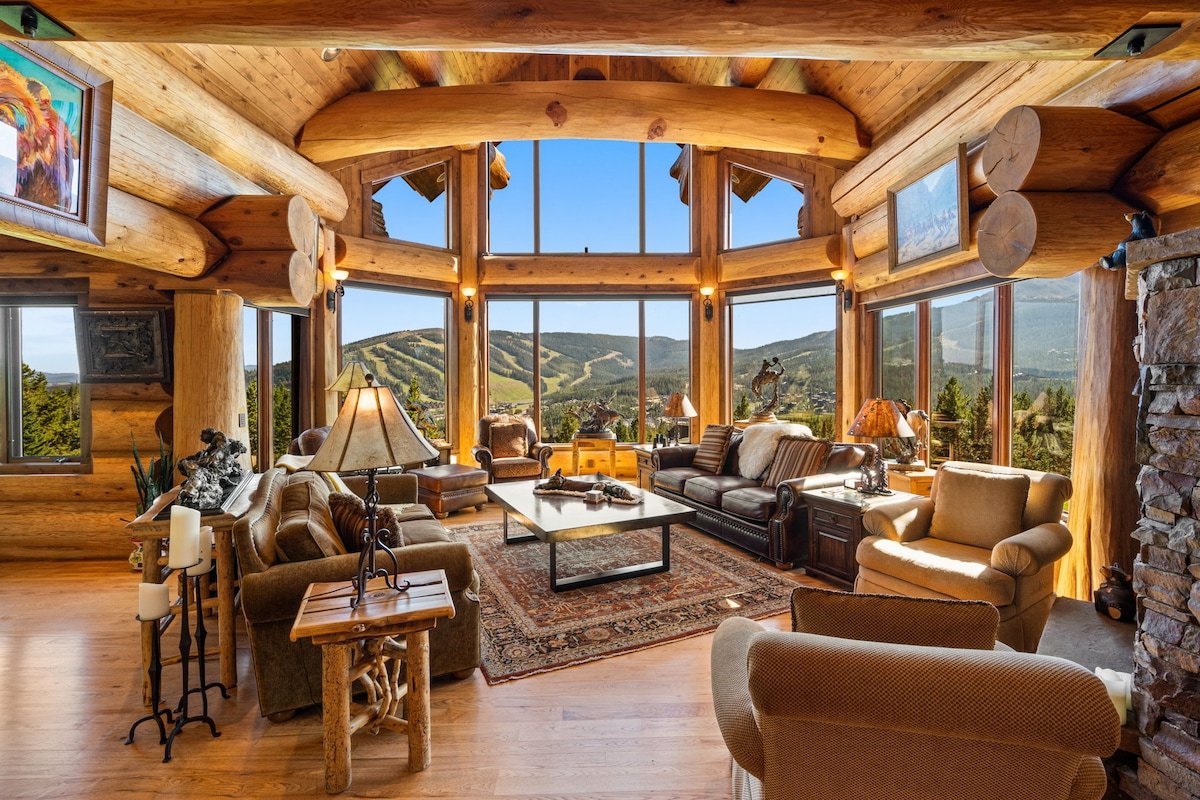Grand Ski Retreat | Hot Tub, Fireplace + Views!