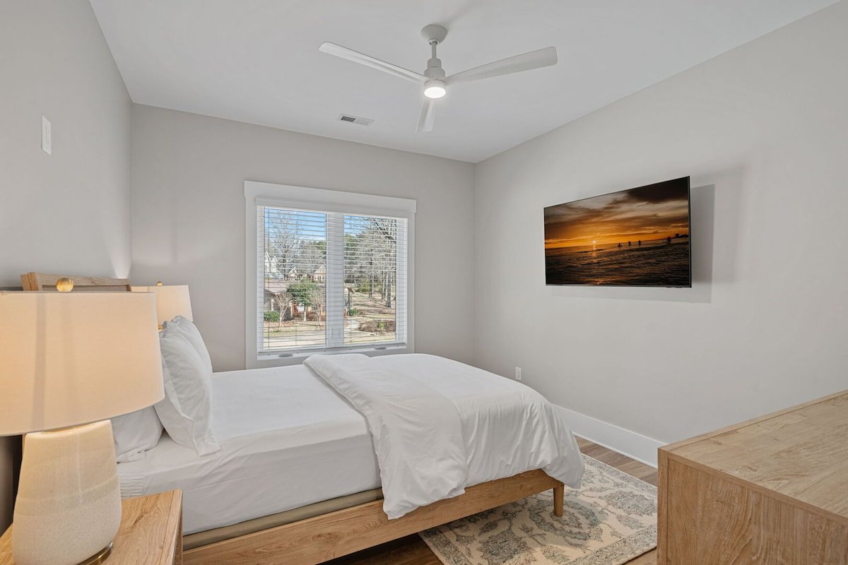 Sensational Sunsets by SoCharm | NEW Lux w/Pool/HT gallery image 2