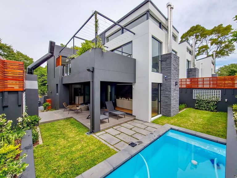 Newlands Avenue Villa featured image