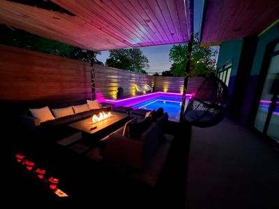 Modern 4 bedroom home with pool