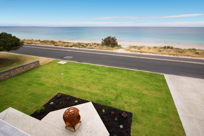 SUNSET COVE – Beachfront with WIFI gallery image 4