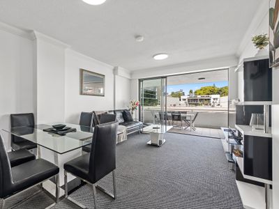 Prime Position! 3Bed/2Bath/1Car ~ 10mins to CBD