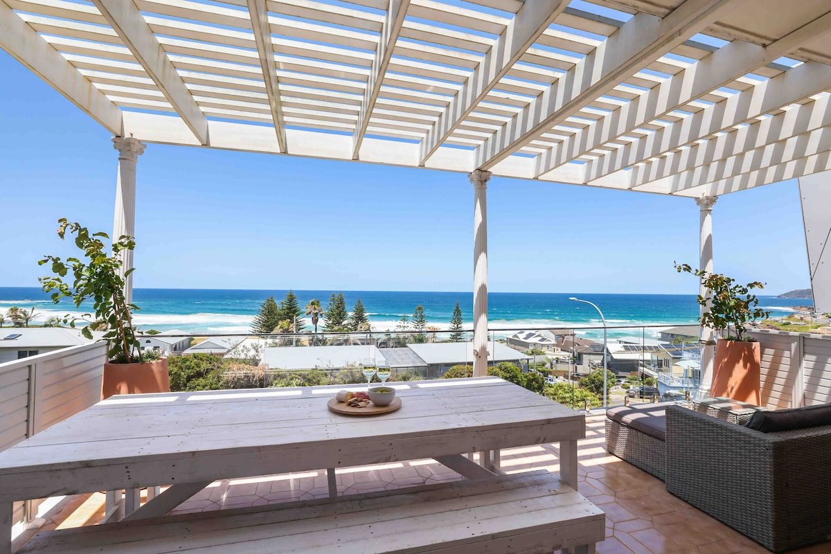 Beach View Curl Curl – House with Pool & Views gallery image 3
