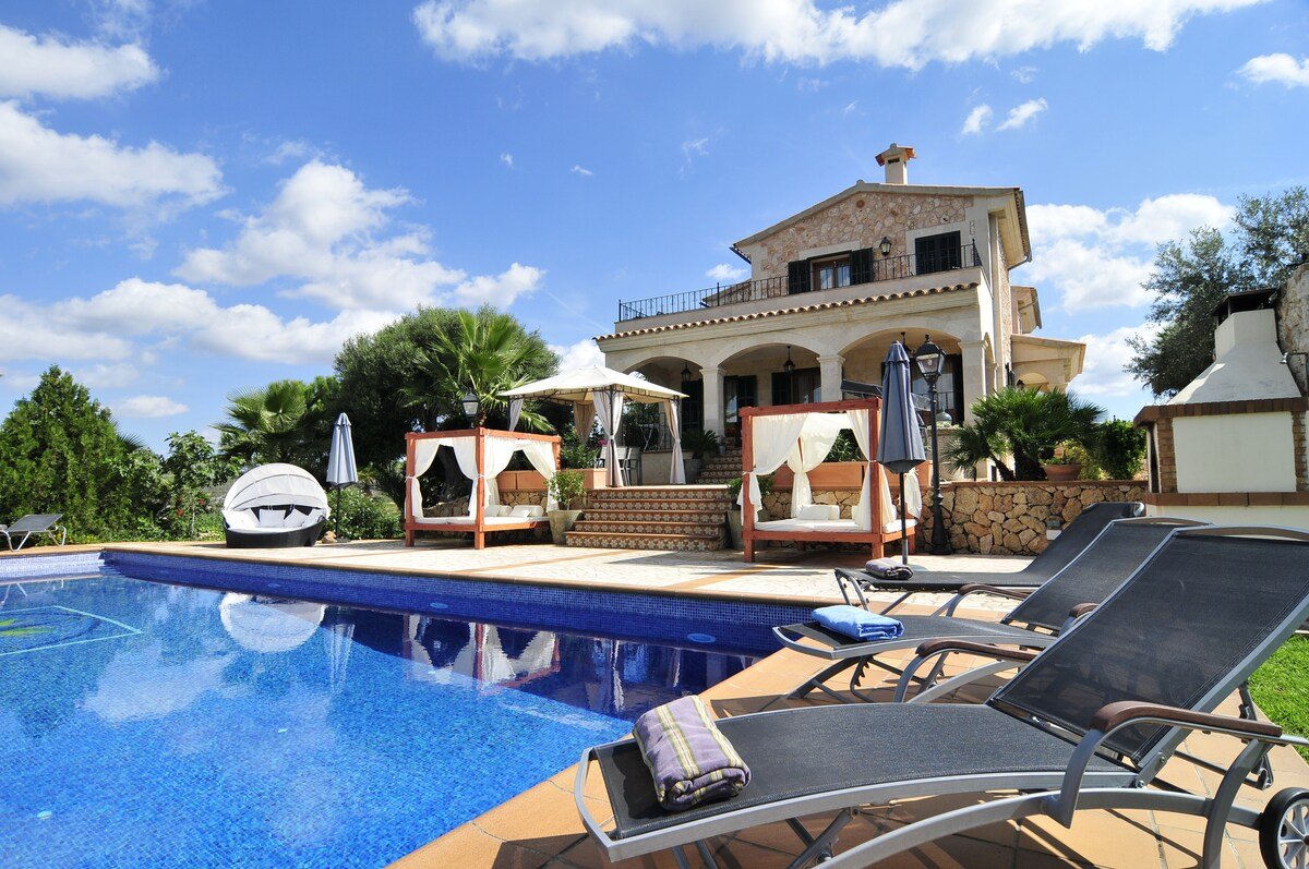 Villa con piscina, BBQ, campo de fútbol, mini golf gallery image 3