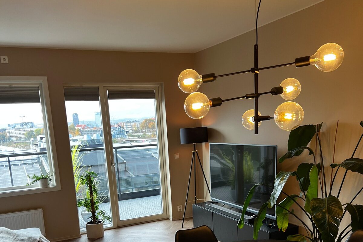 Luxurious top-floor apartment (free parking) gallery image 3