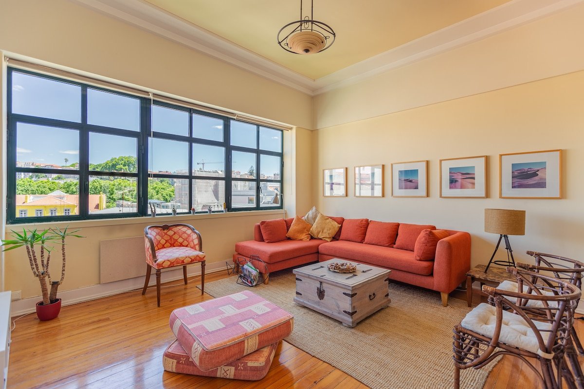 Casa Glória – sunny, spacious boutique apartment gallery image 2