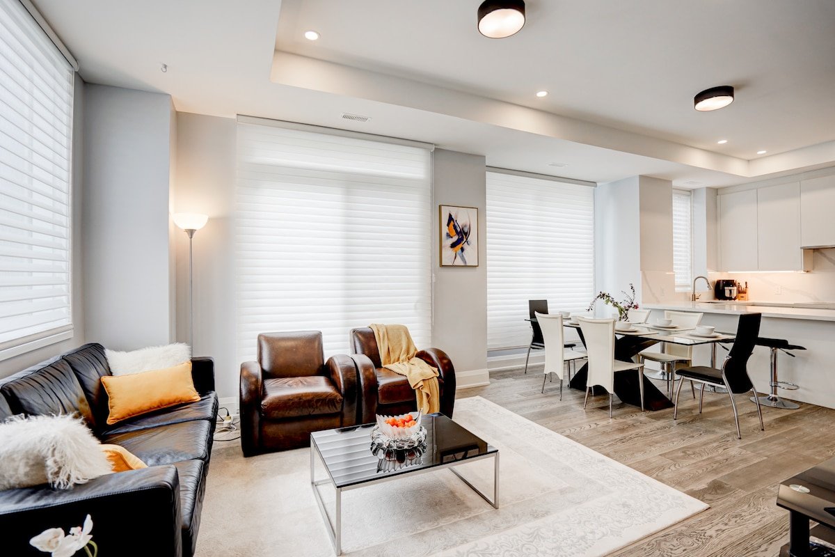 Brand New Luxury 4 BR Townhome with Roof Terrace gallery image 4