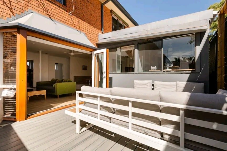 Cheeky 2 bedder with home office and outdoor area gallery image 2