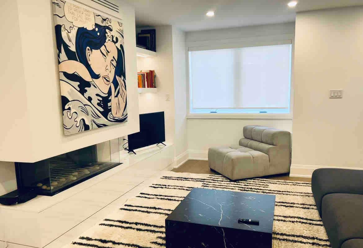 Luxury Modern House with EV Charger in Mid-Town gallery image 2