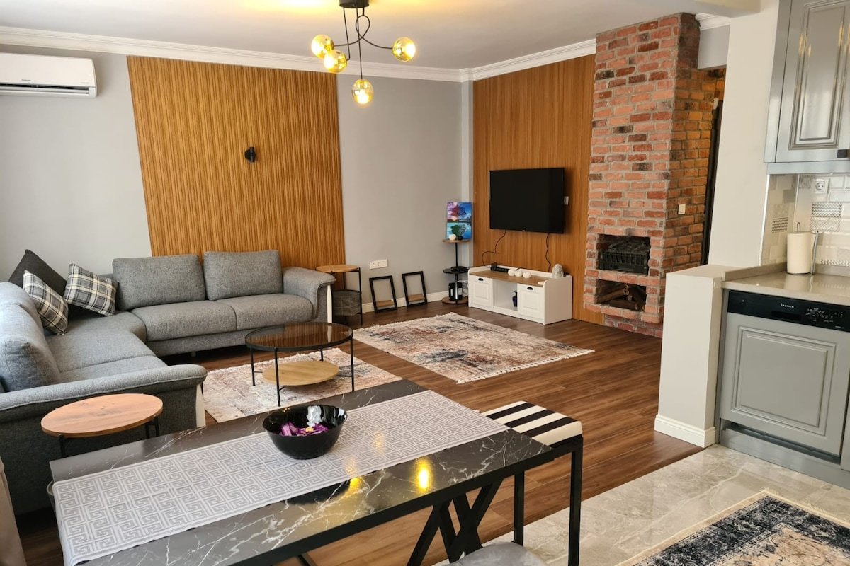 @*Cozy, Spacious 3+1 apartment&2 bathrooms, 4 AC gallery image 2