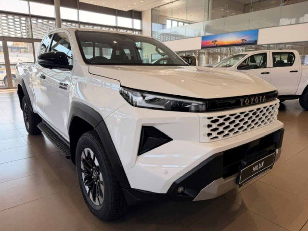 TOYOTA HILUX 2.8 GD-6 RB RAIDER X 4X4 A T P U XTRA CAB for Sale in South Africa
