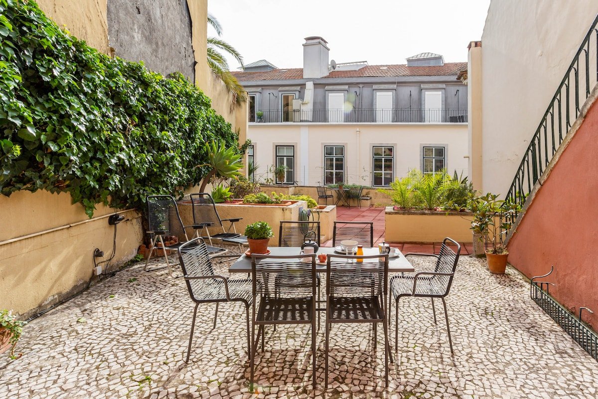 Authentic apartment with great terrace, Alfama gallery image 3