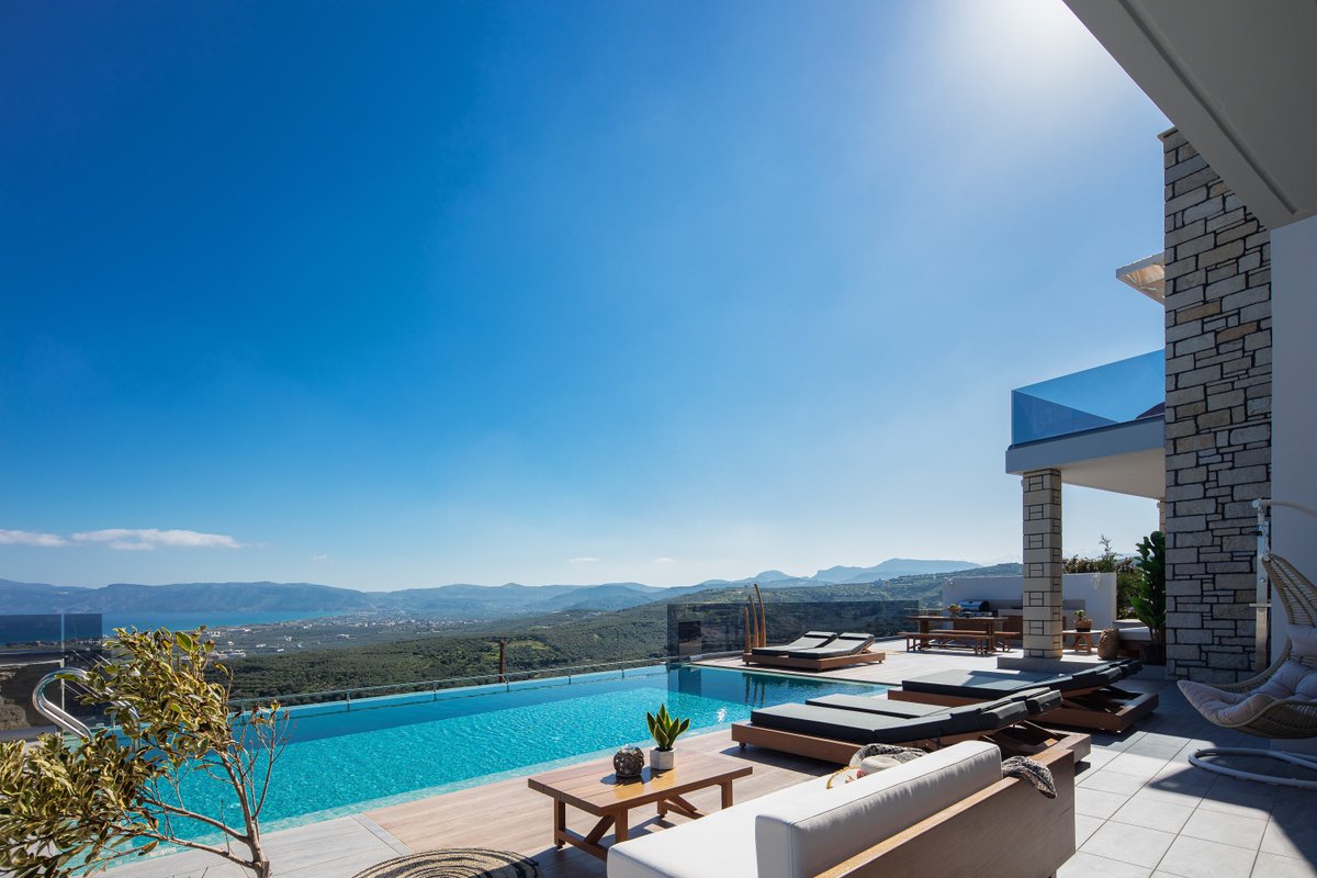 Villa Argyrie, heated pool, playground, luxury