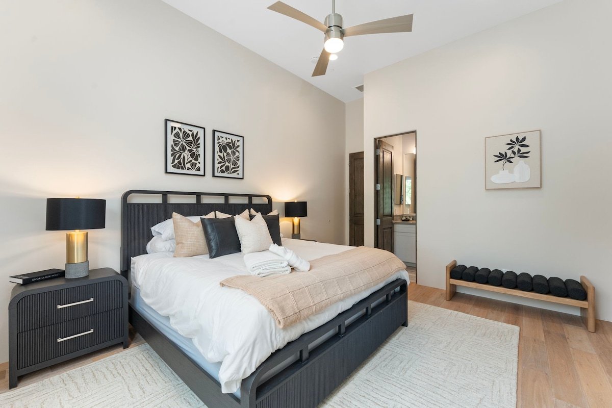 The PV Luxe Estate|Casita•Heated Pool•HotTub•Views gallery image 3