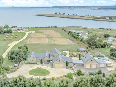 Chateau Clarence & Petite Chateau