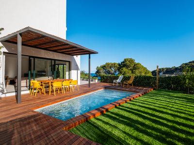 Newly Renovated Seaside Home