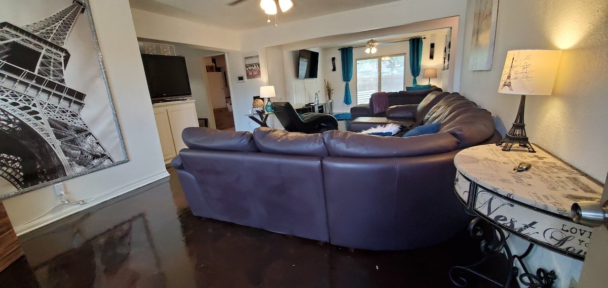 NEWLY Remodeled Sleeps 16/2 Queen,3 Full, 4 Twin gallery image 3