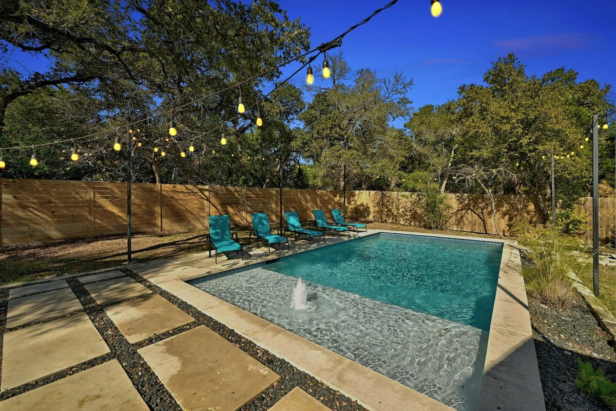 Austin Escape with a large heated Pool & Fire pit gallery image 2