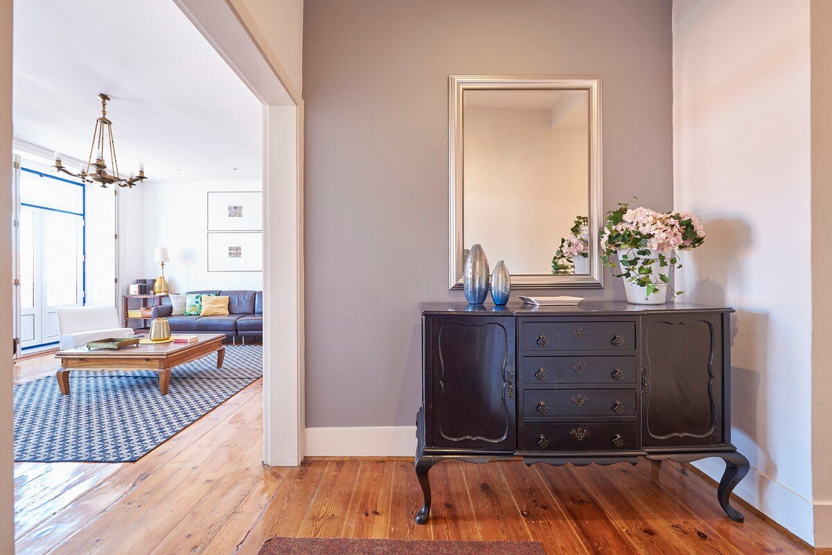 AlfamaTejo Historic Downtown – 4 rooms 3 bths AC gallery image 3