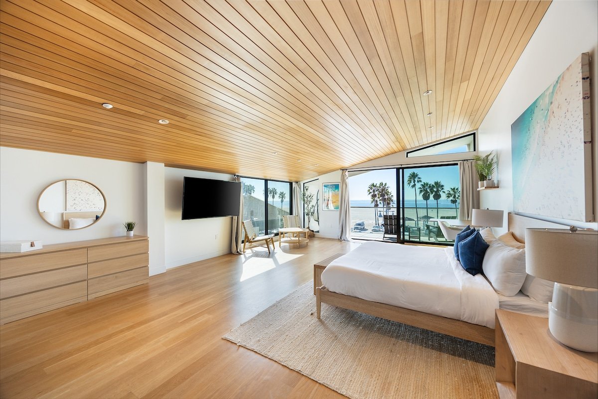 Luxe Oceanfront Venice Beach Escape – Rooftop Deck gallery image 3